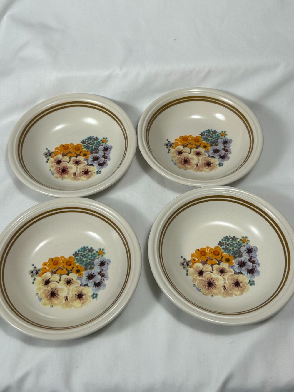 set of 4 beautiful dessert bowls Johnson Bros Table Plus